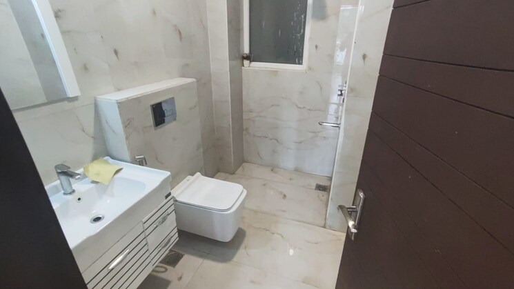 Bathroom, aradhya-homes 4 Bedroom 2200 Sq.Ft. Apartment In Sector 67a Gurgaon 9640325