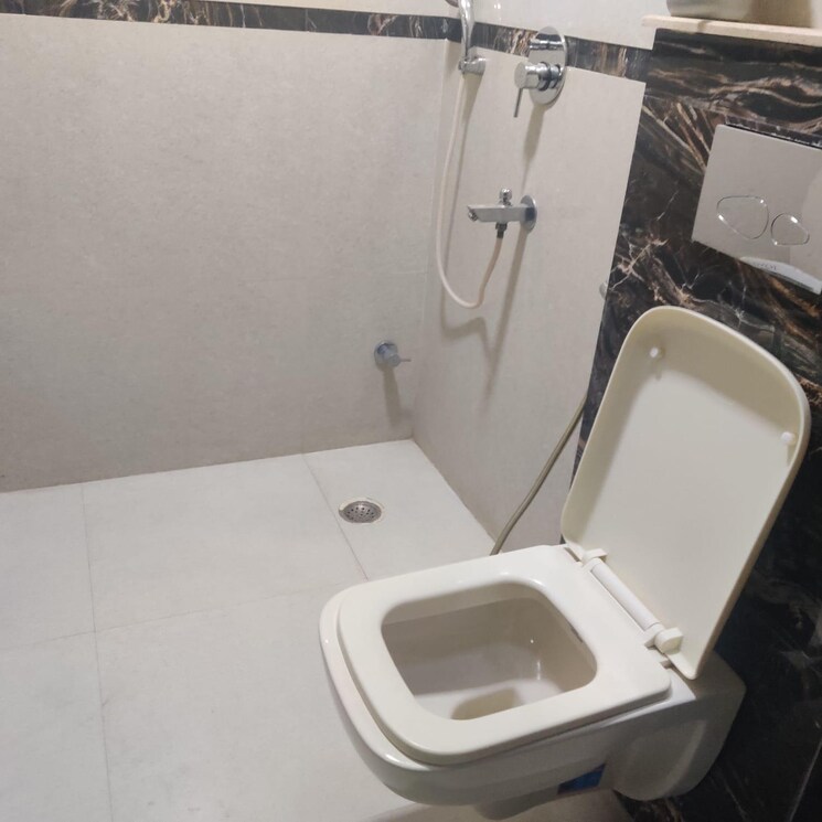 Bathroom, sector 10 dwarka 3 Bedroom 1630 Sq.Ft. Apartment In Sector 10 Dwarka Delhi 9637575