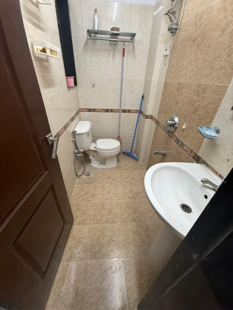 Bathroom, rna-ng-suncity-phase-iii 2 Bedroom 690 Sq.Ft. Apartment In Kandivali East Mumbai 9640361