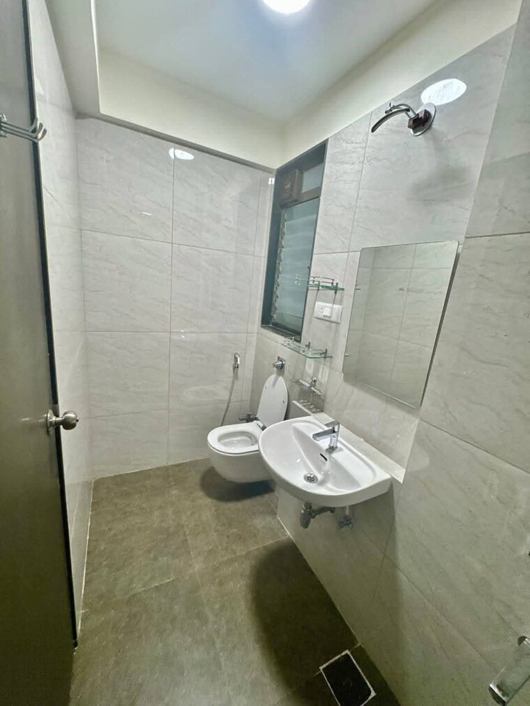 Bathroom, chandak-34-park-estate 2 Bedroom 494 Sq.Ft. Apartment In Goregaon West Mumbai 9640378