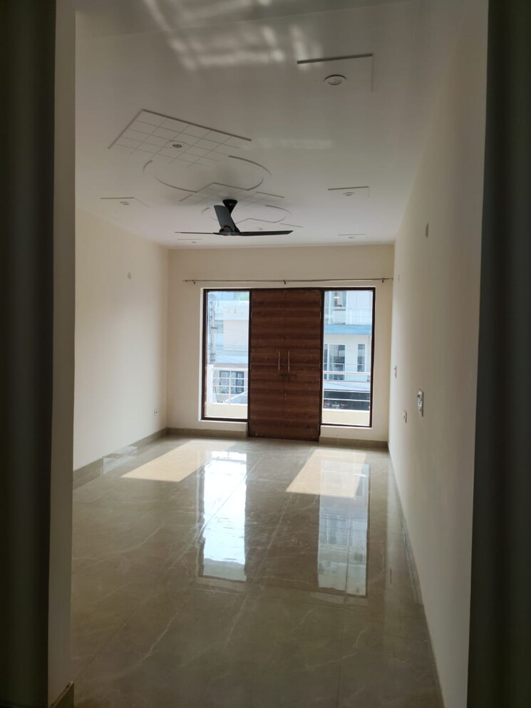 Room, sector 38 2 Bedroom 2000 Sq.Ft. Builder Floor In Sector 38 Gurgaon 9640399
