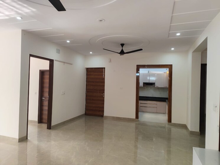 Room, sector 38 2 Bedroom 2000 Sq.Ft. Builder Floor In Sector 38 Gurgaon 9640399