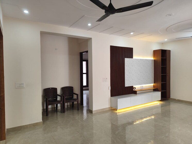 Room, sector 38 2 Bedroom 2000 Sq.Ft. Builder Floor In Sector 38 Gurgaon 9640399