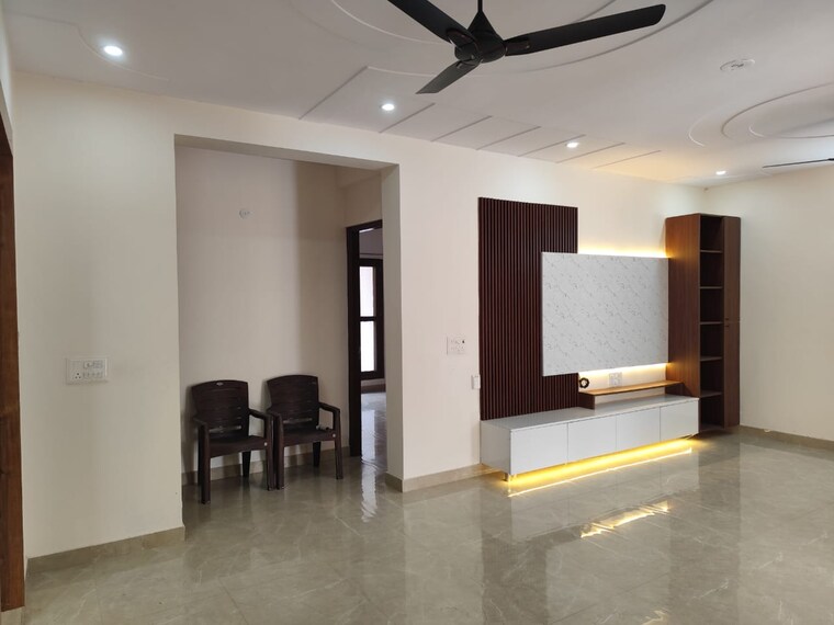 Room, sector 38 2 Bedroom 2000 Sq.Ft. Builder Floor In Sector 38 Gurgaon 9640399