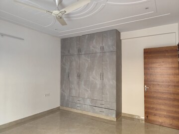 Building Lobby in 2 BHK Builder Floor at Sector 38 – for Rent