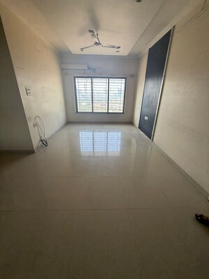 Room in 2 BHK Apartment at Raheja Willows, Kandivali East – for Rent