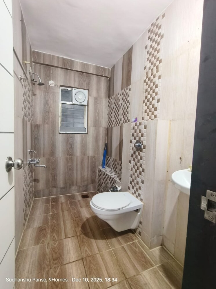 Bathroom, sinhagad road 2 Bedroom 1100 Sq.Ft. Apartment In Sinhagad Road Pune 9640408
