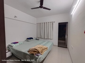 Bedroom in 2 BHK Apartment at Sinhagad Road – for Rent