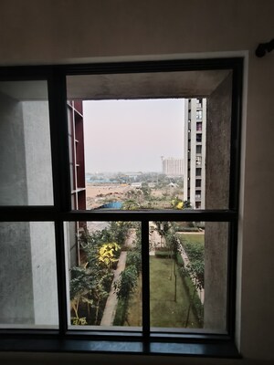 Room in 1 BHK Apartment at Lodha Lakeshore Greens, Dombivli East – for Sale