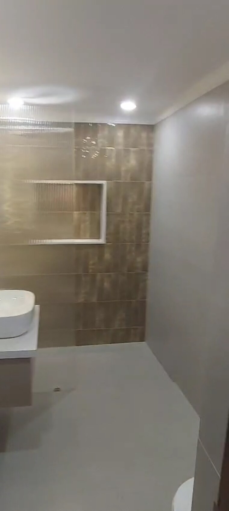 Bathroom, vasant kunj 3 Bedroom 1600 Sq.Ft. Apartment In Vasant Kunj Delhi 9640452