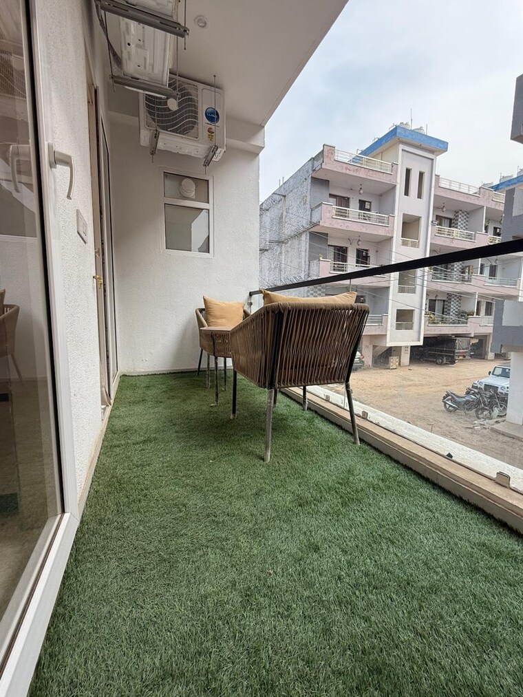 Balcony, vip road 3 Bedroom 1550 Sq.Ft. Apartment In Vip Road Zirakpur 9640445