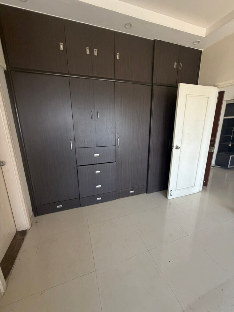 Room, raheja-willows 2 Bedroom 960 Sq.Ft. Apartment In Kandivali East Mumbai 9640429