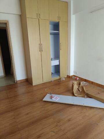 Room in 4 BHK Apartment at DLF New Town Heights II, Sector 86 – for Rent