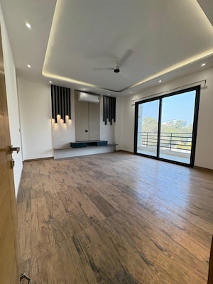 Room in 3 BHK Builder Floor at Sector 46 – for Rent