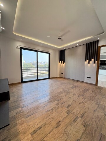 Room in 3 BHK Builder Floor at Sector 46 – for Rent