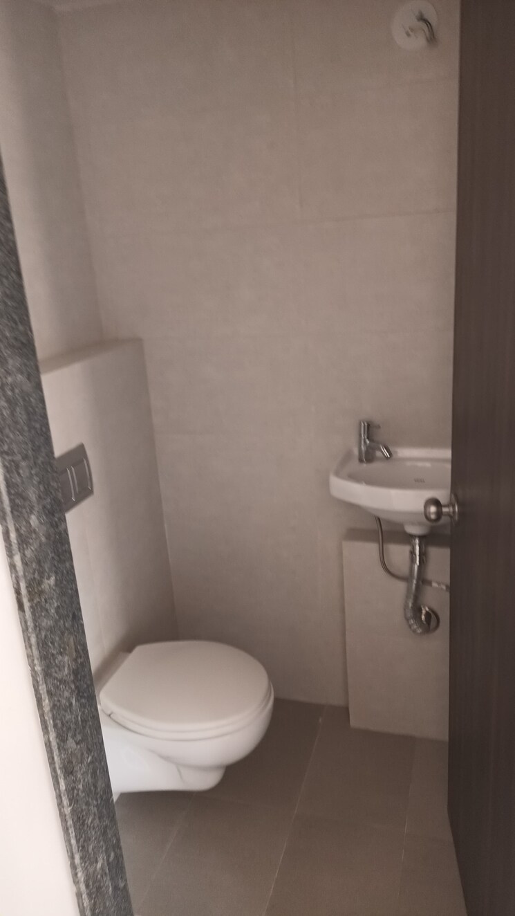 Bathroom, puranik-hometown 1 Bedroom 450 Sq.Ft. Apartment In Ghodbunder Road Thane 9640519