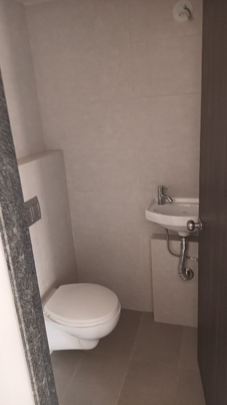 Bathroom, puranik-hometown 1 Bedroom 450 Sq.Ft. Apartment In Ghodbunder Road Thane 9640519