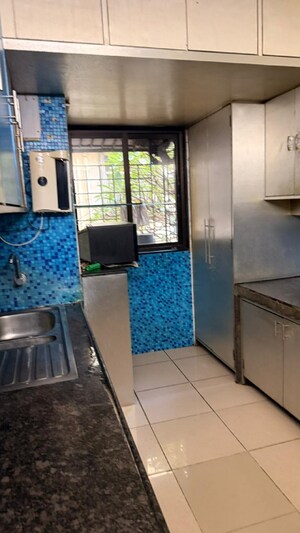 Team Area in 3 BHK Apartment at Bandra West – for Rent