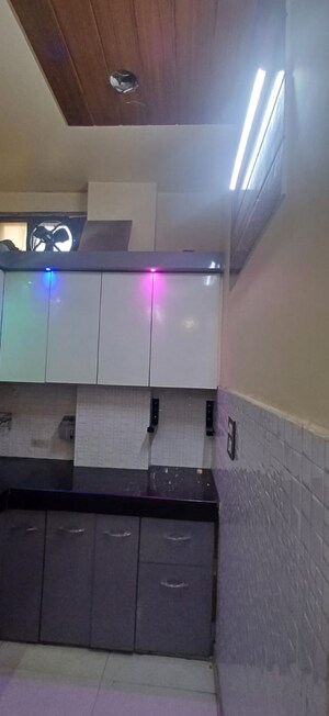 Furnished Amenities in 2 BHK Builder Floor at Uttam Nagar – for Rent