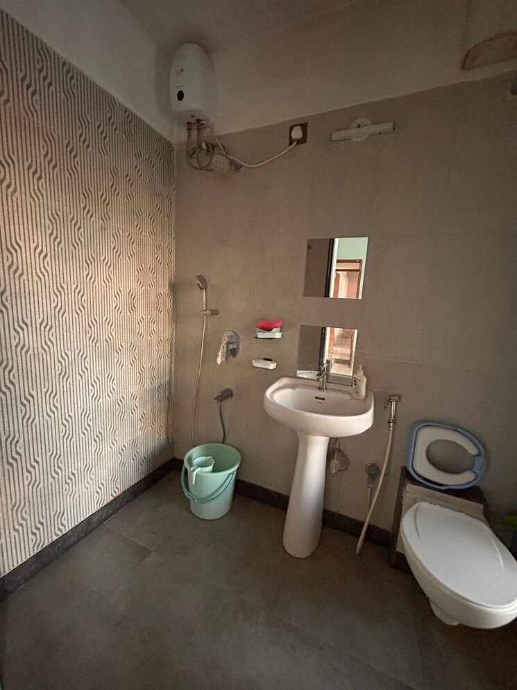Bathroom, puranik-city 1 Bedroom 450 Sq.Ft. Apartment In Kasarvadavali Thane 9640581