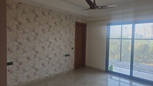 Room in 4 BHK Builder Floor at Uppal Southend, Sector 49 – for Rent