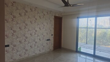 Room in 4 BHK Builder Floor at Uppal Southend, Sector 49 – for Rent