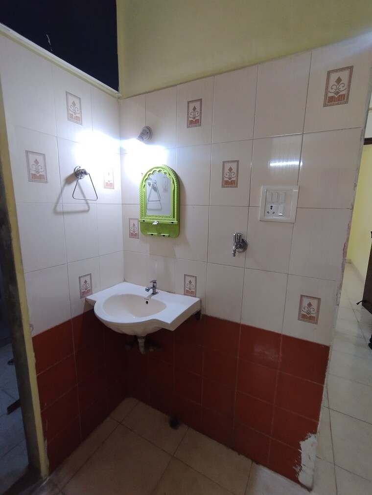 Bathroom, sapta-green-acres-i 2 Bedroom 650 Sq.Ft. Apartment In Ghodbunder Road Thane 9640602