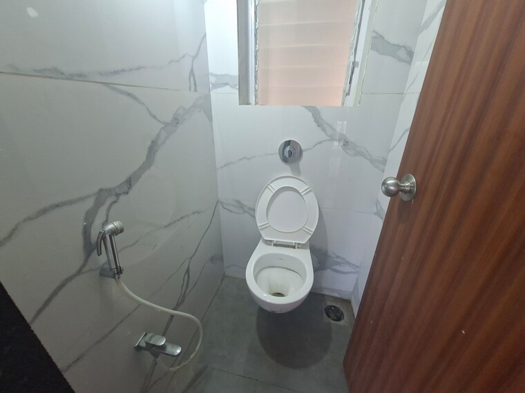 Bathroom, raunak-bliss-b2 1 Bedroom 370 Sq.Ft. Apartment In Ghodbunder Road Thane 9640614