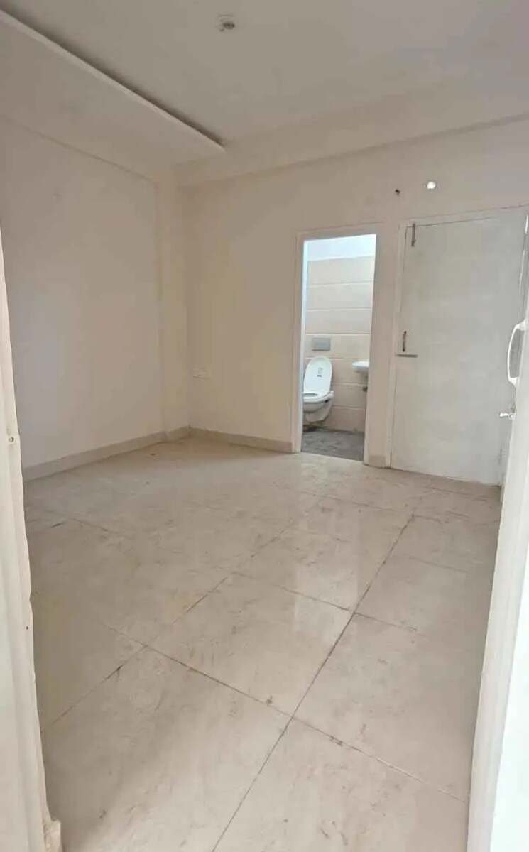 Room, dhakoli 2 Bedroom 100 Sq.Ft. Apartment In Dhakoli Zirakpur 9640625