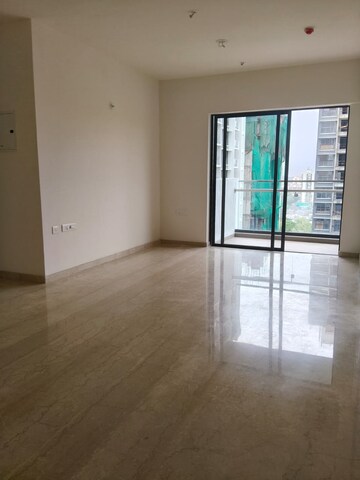 Room in 3.5 BHK Apartment at Lodha Woods, Kandivali East – for Sale