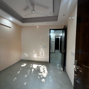 Room in 2 BHK Builder Floor at Sector 45 – for Rent