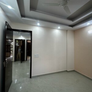 Room in 2 BHK Builder Floor at Sector 45 – for Rent