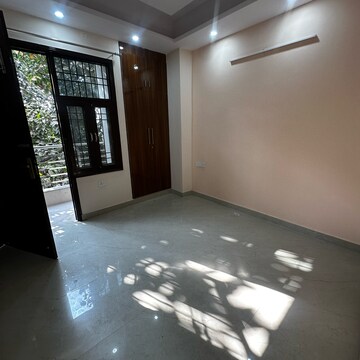 Room in 2 BHK Builder Floor at Sector 45 – for Rent