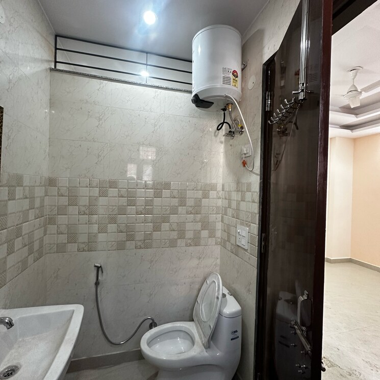 Bathroom, sector 45 2 Bedroom 900 Sq.Ft. Builder Floor In Sector 45 Gurgaon 9640642