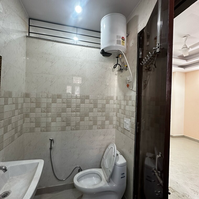 Bathroom, sector 45 2 Bedroom 900 Sq.Ft. Builder Floor In Sector 45 Gurgaon 9640642