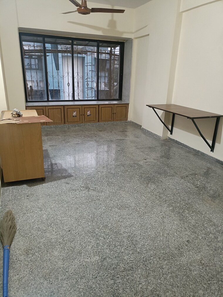 Room, dahisar east 2 Bedroom 850 Sq.Ft. Apartment In Dahisar East Mumbai 9640706