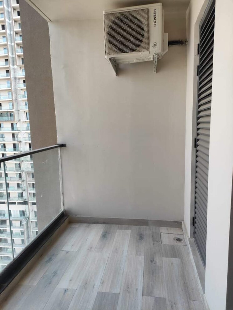 Bathroom, emaar-the-palm-drive-the-sky-terraces 2 Bedroom 1185 Sq.Ft. Apartment In Sector 66 Gurgaon 9640749