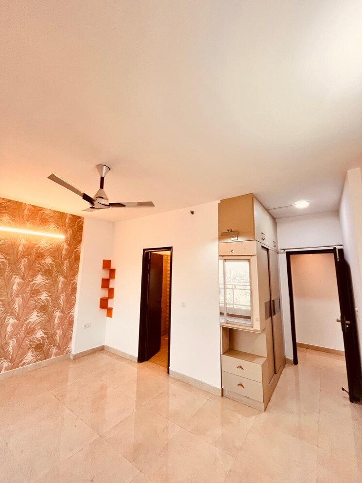 Room, elite-golf-green 3 Bedroom 1895 Sq.Ft. Apartment In Sector 79 Noida 9640767