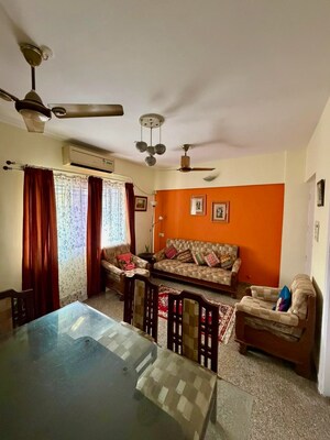 Living Room in 2 BHK Apartment at Kandivali East – for Rent