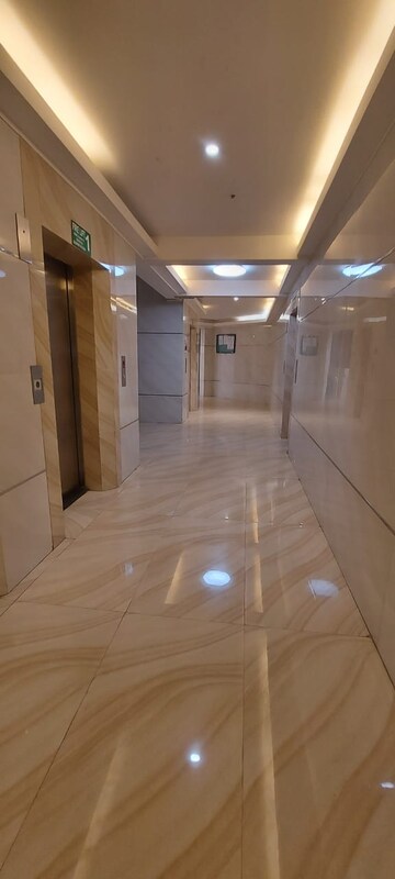 Lift in 1.5 BHK Apartment at Mashyakh Tower, Malad West – for Sale