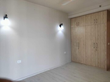 Room in 3 BHK Apartment at Emaar The Palm Drive-The Premier Terraces, Sector 66 – for Sale