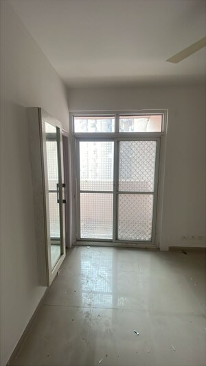 Room in 4 BHK Apartment at Amrapali Crystal Homes, Sector 76 – for Sale