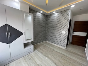 Team Area in 4 BHK Builder Floor at Deep Vihar – for Sale