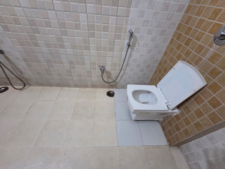 Master Bedroom, gomti nagar 6+ Bedroom 3200 Sq.Ft. Villa In Gomti Nagar Lucknow 9641020