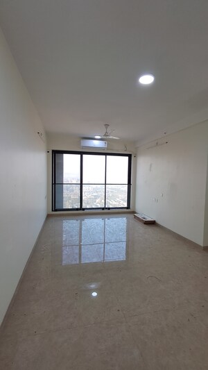 Room in 3 BHK Apartment at Dosti Eastern Bay, Wadala – for Rent