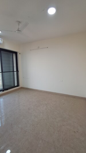 Furnished Amenities in 3 BHK Apartment at Dosti Eastern Bay, Wadala – for Rent