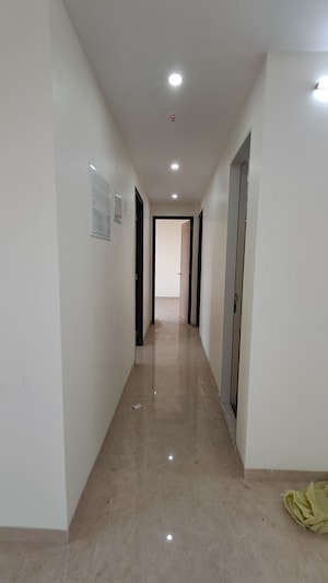 Furnished Amenities in 3 BHK Apartment at Dosti Eastern Bay, Wadala – for Rent