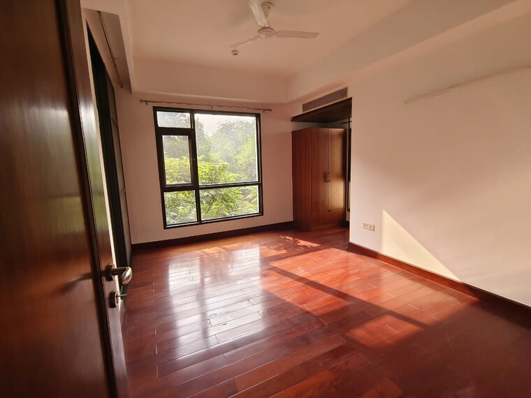 Room, jaypee-green-earth-court 4 Bedroom 4600 Sq.Ft. Apartment In Jaypee Greens Greater Noida 9641111