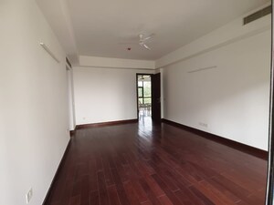 Room in 4 BHK Apartment at Jaypee Green Earth Court, Jaypee Greens – for Sale