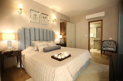 4 BHK + Servant Room Apartment For Sale in Emaar The Palm Drive-The Premier Terraces